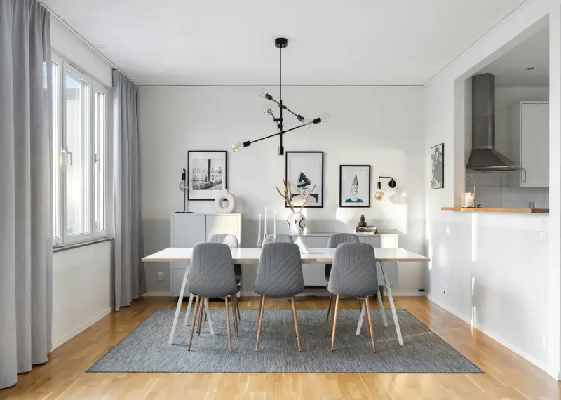 House Kitchen With Stunning Minimalist Art